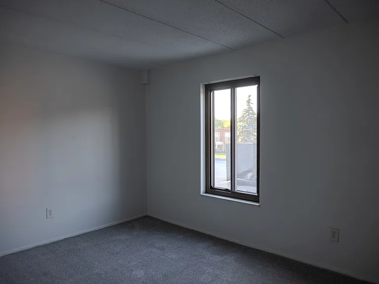 2440 Noble Rd #1 — Photo 13