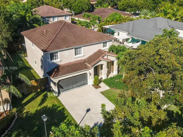 8933 SW 212th Ln, Cutler Bay, FL 33189