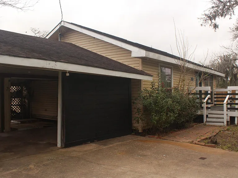 6377 County Road 659 — Photo 2