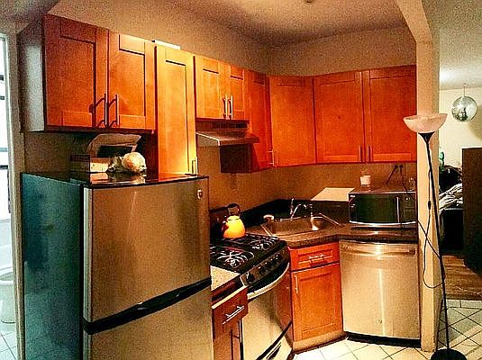 5th image of 169 Mulberry St APT 9
