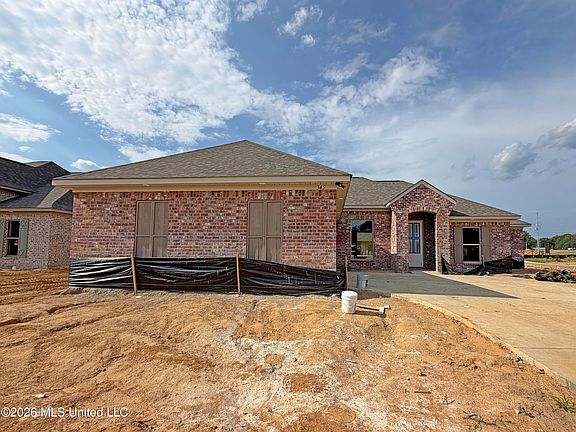 2nd image of 345 Brookfield Cir