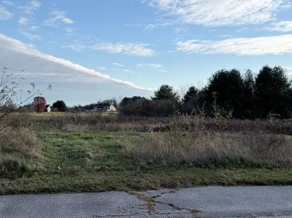 13 Kelley Rd, Mendon, MA 01756