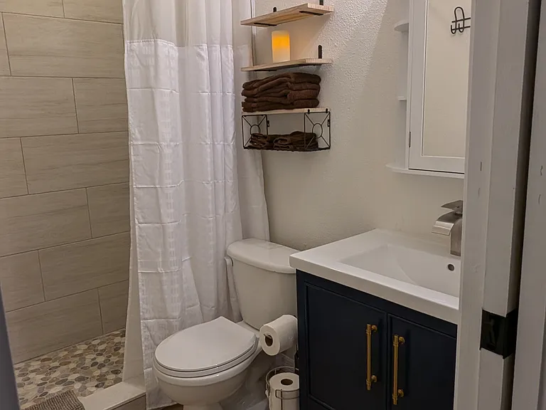 313 E Church St — Photo 11