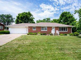 133 Middle Rd, Muscatine, IA 52761