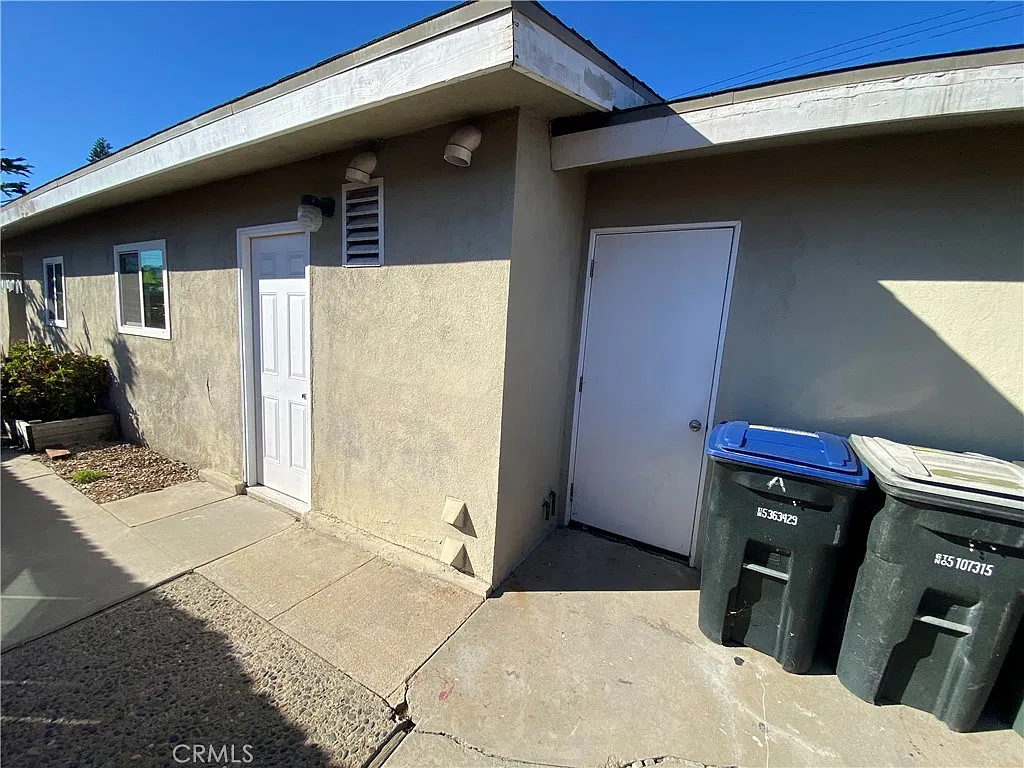 3 bed, 1350 sqft, $3,900 — Photo 4