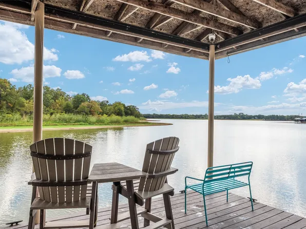 229 Lakeside Dr, Malakoff, TX 75148