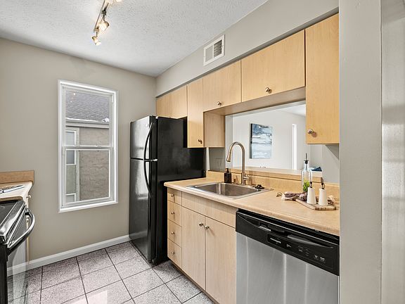 3rd image of 925 Quay Ave APT G