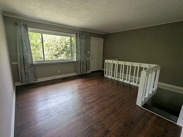 Glendon Drive — Photo 1