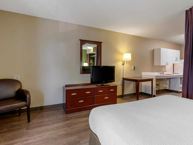 Studio Suite - 1 Queen Bed