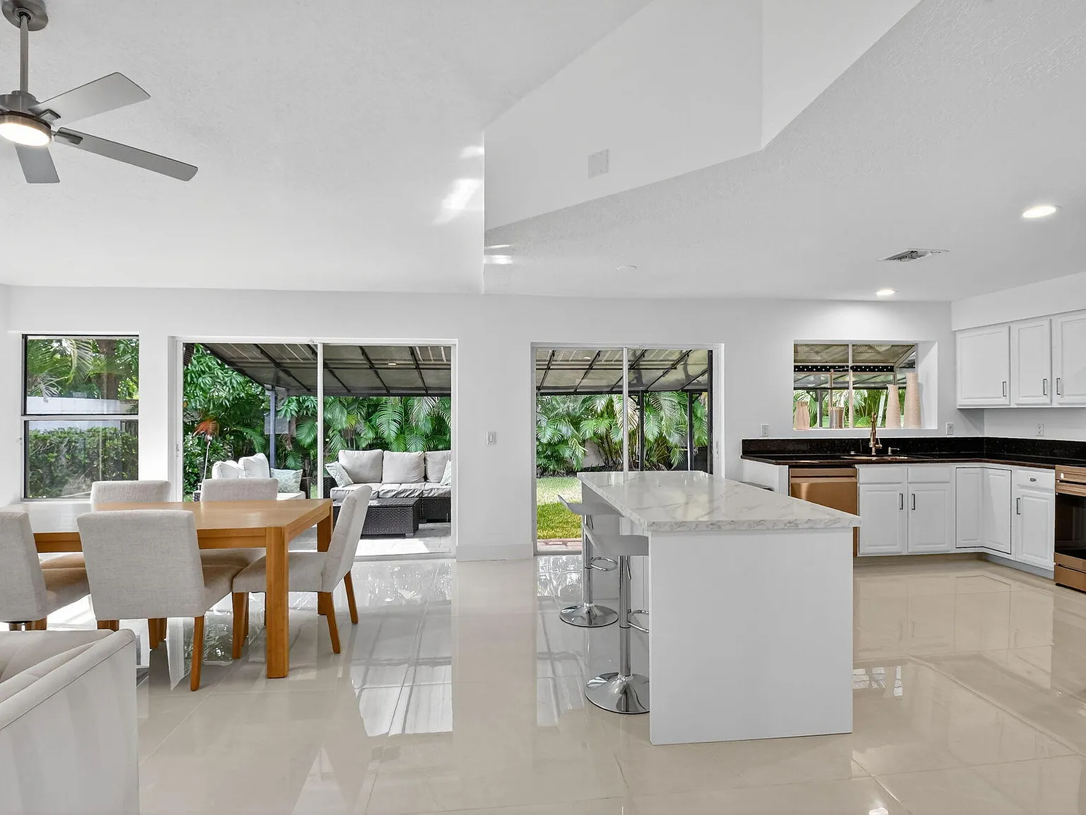 2 bed, 2.5 bath, 1482 sqft, $13,000 — Photo 1