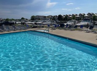 910 W Savidge St, Spring Lake, MI 49456