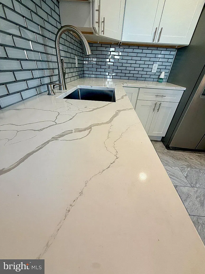 4 bed, 1100 sqft, $3,100 — Photo 4