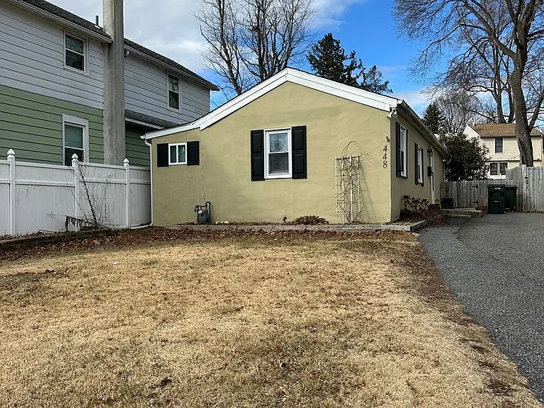 448 Vernon St — Photo 2