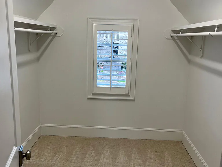 511 Devereux St — Photo 22