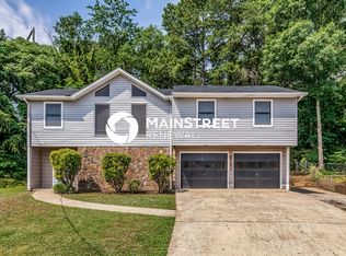 6101 Meadow Crest Cir, Birmingham, AL 35212