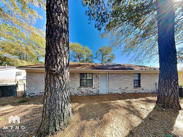 4645 Sandy Park Dr — Photo 16