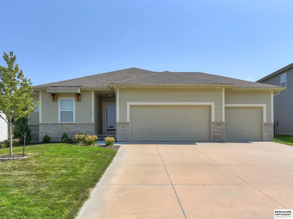 8903 S 169th St, Omaha, NE 68136