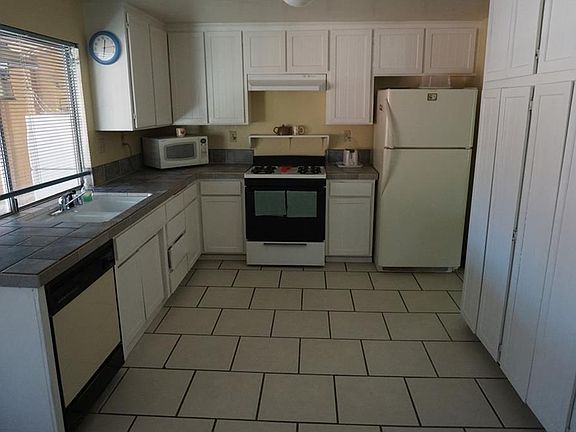 3rd image of 521 E Avenue J5