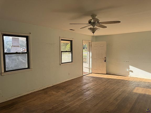 2nd image of 136 Lake Joy Rd