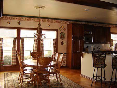 Breakfast & Family Dining