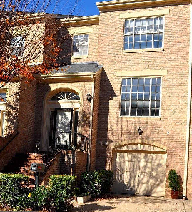 1st image of 1406 McLean Mews Ct