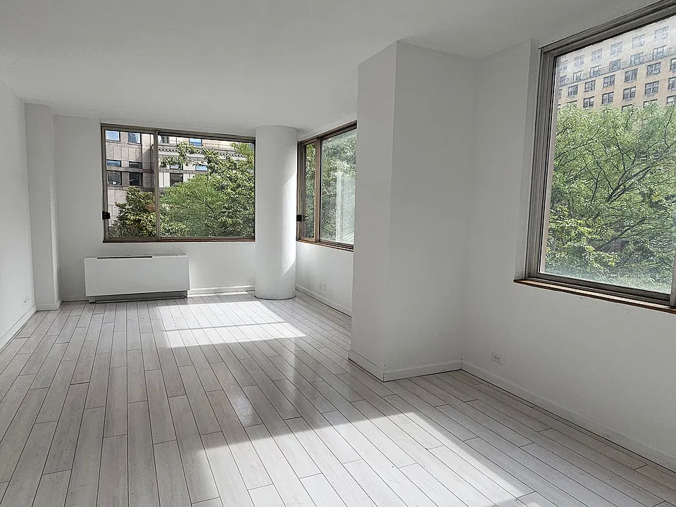 350 W 50th St #4K