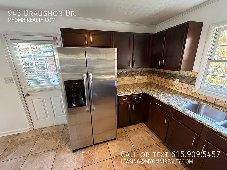 943 Draughon Dr — Photo 6