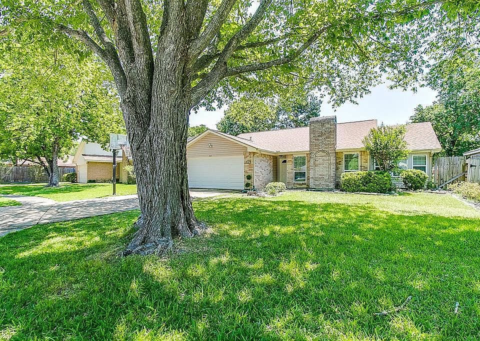 1st image of 407 Juniper Ct