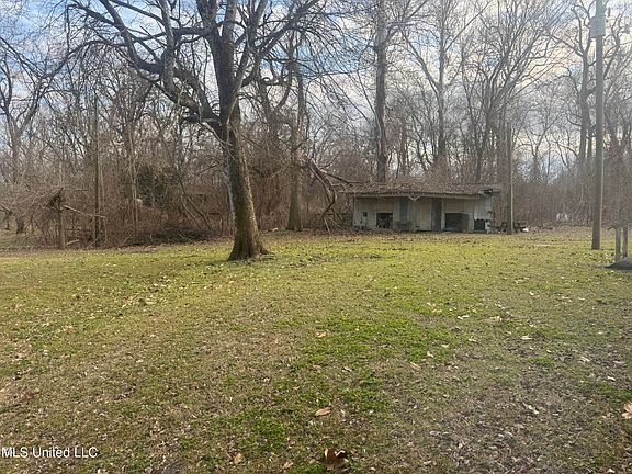 3rd image of 75 Desoto Lake Rd