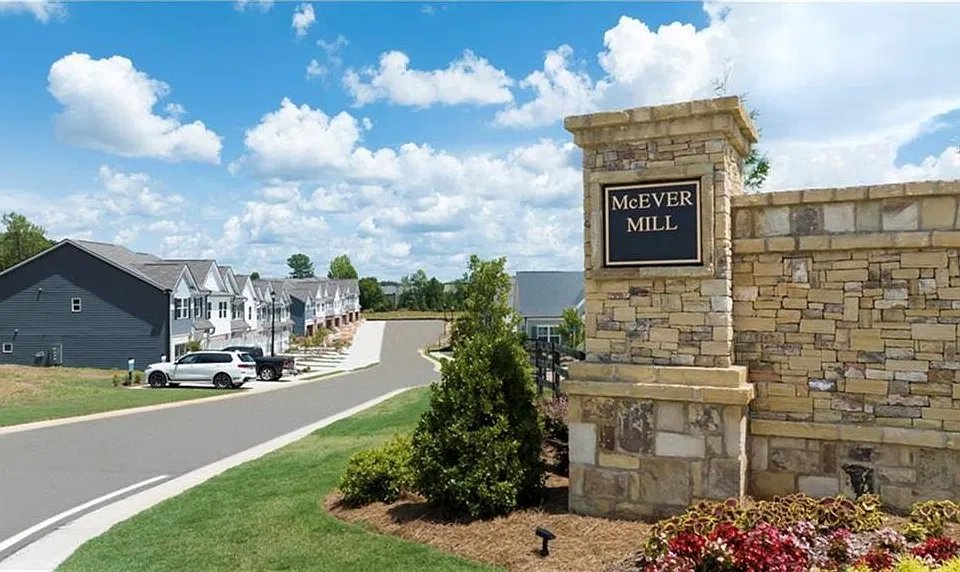 4521 Bishops Ln
