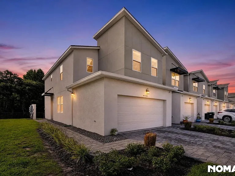 908 Spring Palms Loop — Photo 1