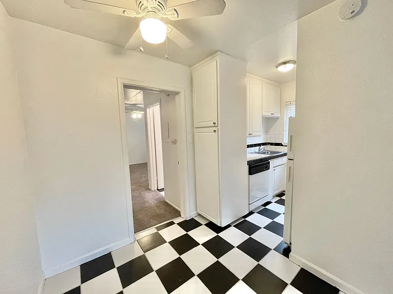 1315 G Street — Photo 5