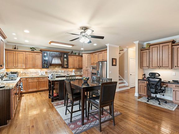 5th image of 133 River Oaks Rd