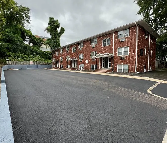 242 Mill St — Photo 3