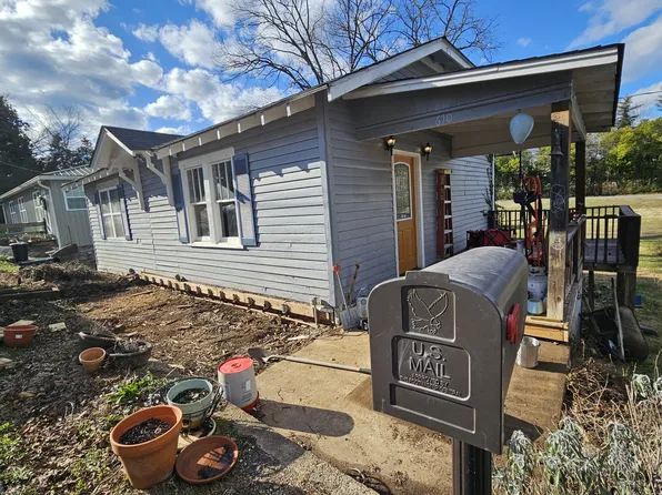 610 Wharf St, Loudon, TN 37774