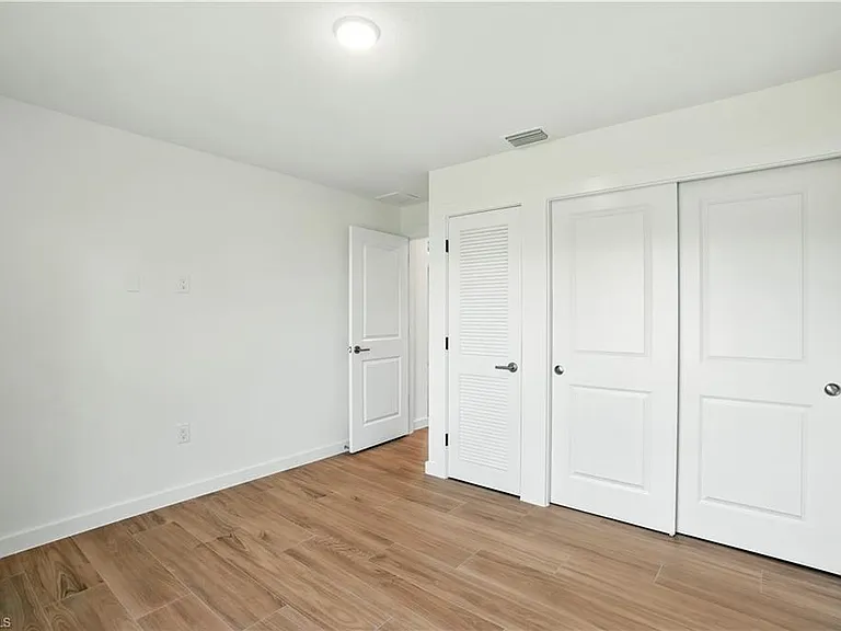 2607 38th St SW — Photo 16