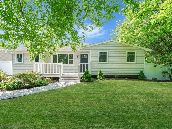 14 Sycamore Street, Centereach, NY 11720