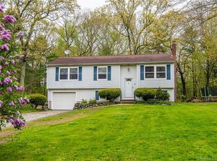 34 Juniper Ln, Griswold, CT 06351