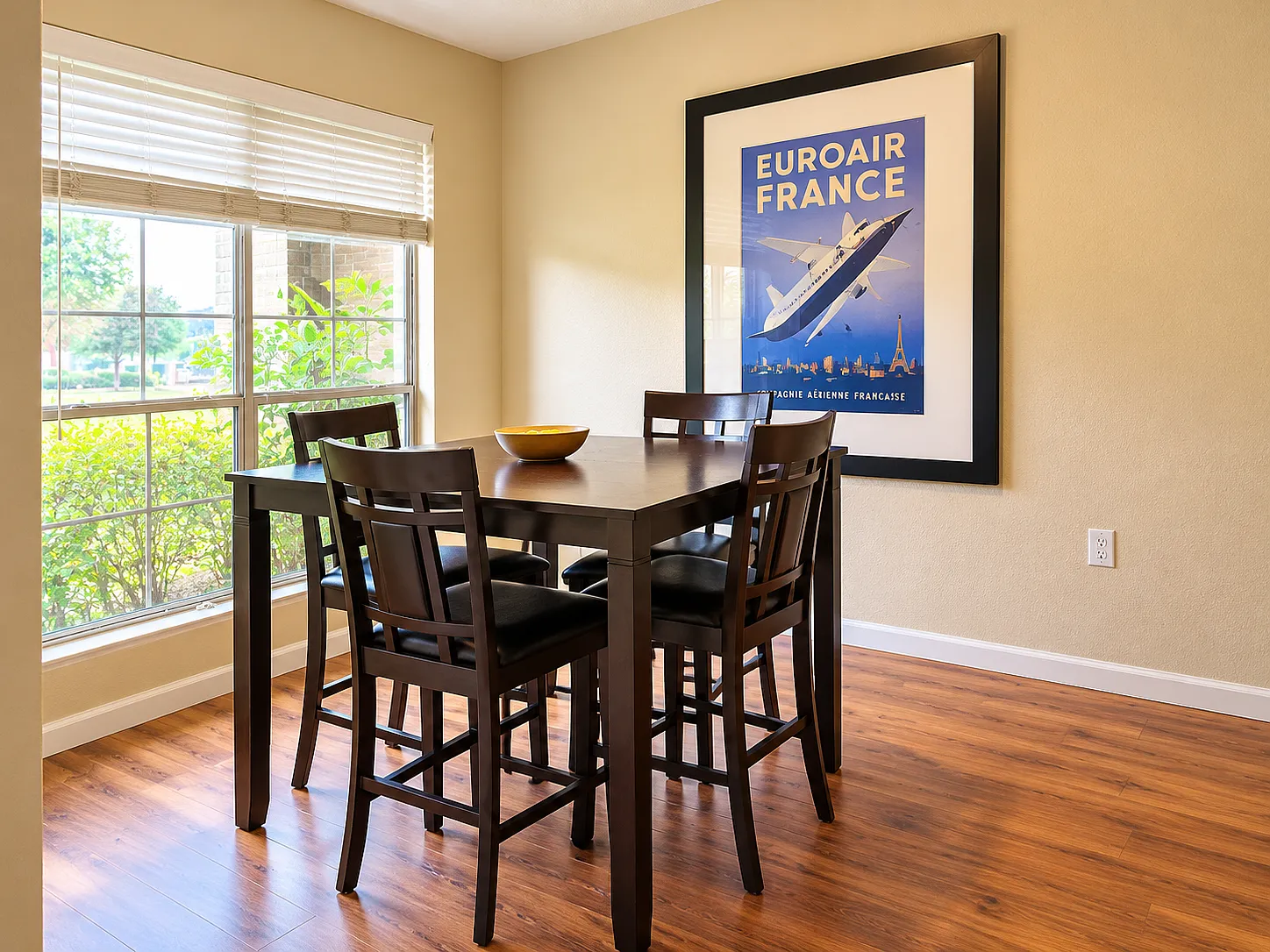 3 bed, 1278 sqft, $1,690 — Photo 2