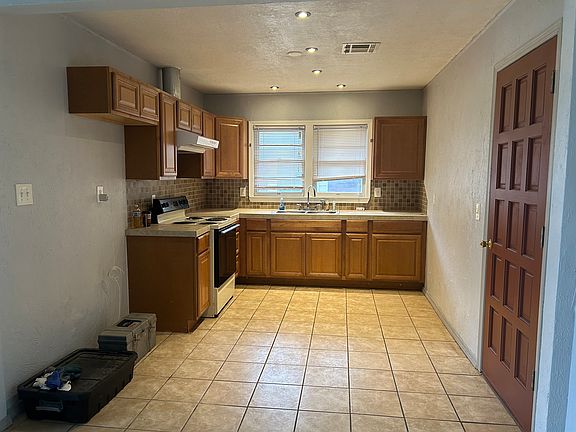 5th image of 4037 NW 32nd St