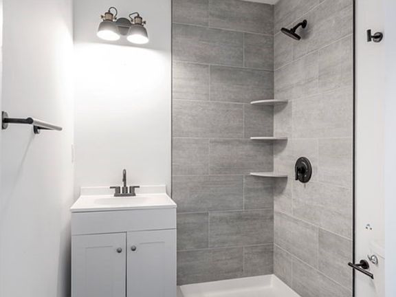 4th image of 37 Saint Margaret St APT 1