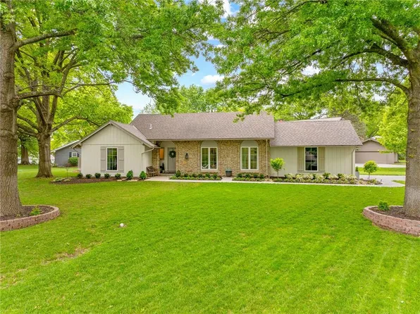 7205 W 101st St, Overland Park, KS 66212