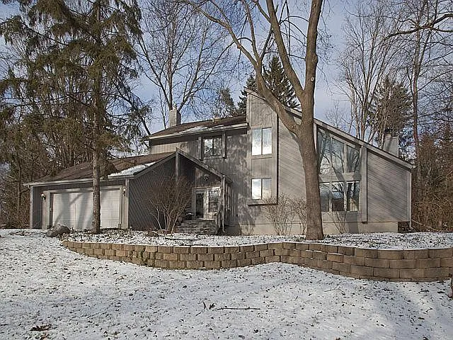 2701 Washtenaw Ave photo 1