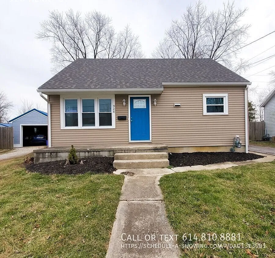 Updated Quad-Level Home with New Central Air & Large Fenced Yard in Marion — Photo 1