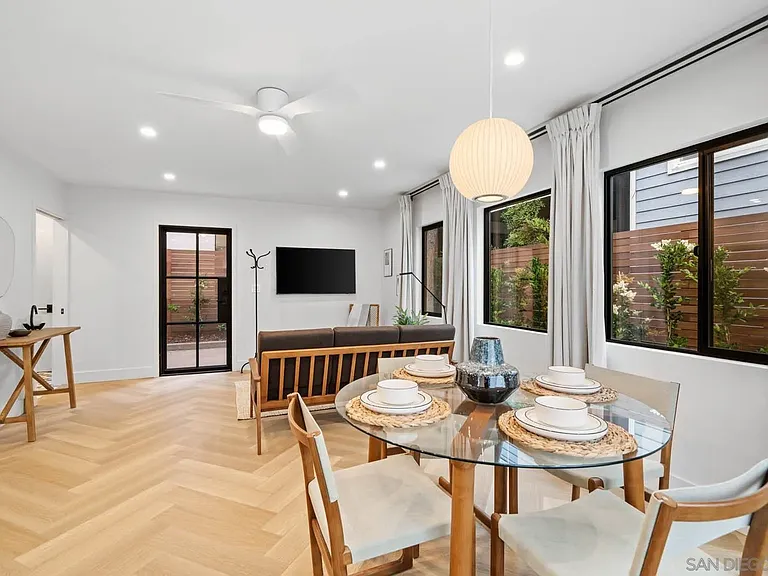 7372 Bishops Ln — Photo 17