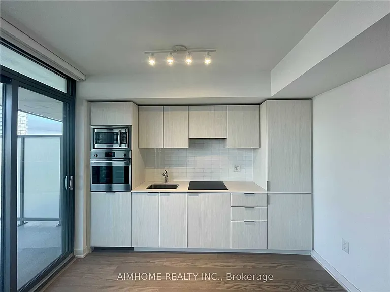 11 Wellesley St W #3310 — Photo 7