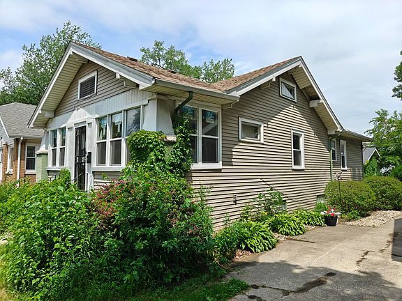 2nd image of 233 Oakwood St