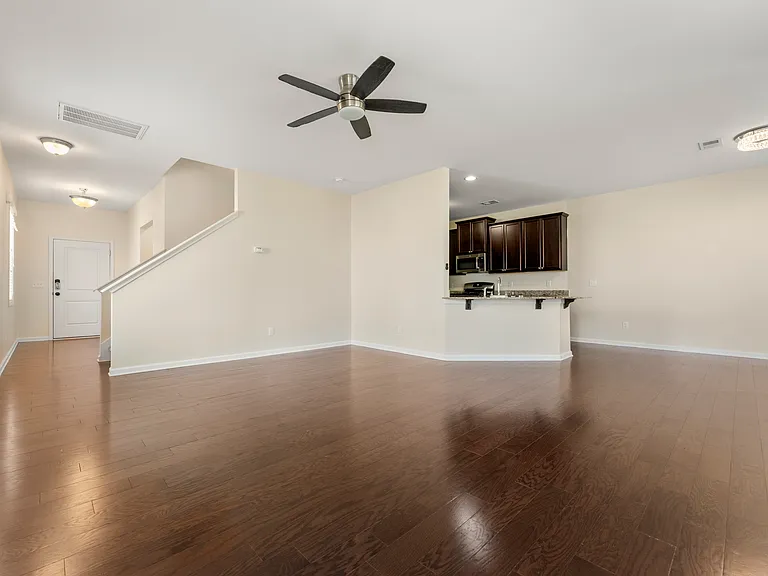 201 Ashewicke Dr — Photo 3