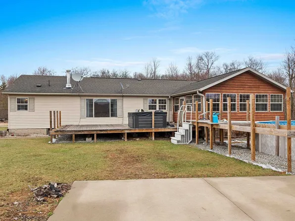 W9041 Airport Rd, Crivitz, WI 54114