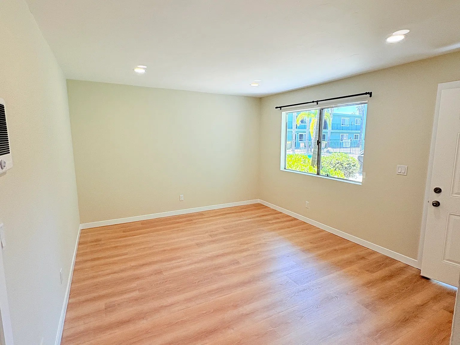 1 bed, 600 sqft, $2,300 — Photo 3
